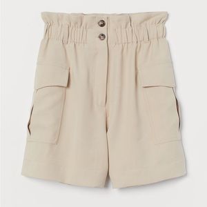 H&M Paper-bag Shorts
Light-beige